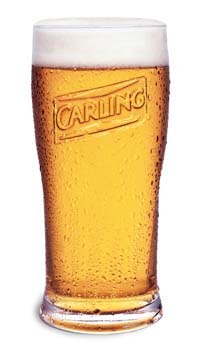 Carling наливают в эксклюзивные бокалы