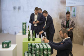 Carlsberg внедряет передовые инновации, чтобы сократить отходы пластика