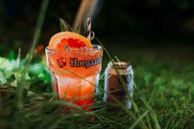 AB InBev Efes запустила безалкогольный бар Hoegaarden 0.0 в рамках кампании «0%, потому что я так хочу»